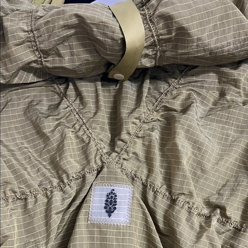 NWT Free People Movement Happy Camper Pullover Martini/Moss Size Small - Picture 11 of 12